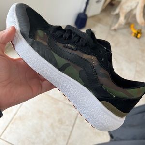 Vans womens size 8 ultrarange camo